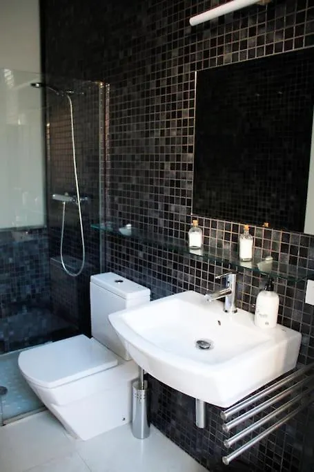 Cosy Apartment / Literally At The Foot Of Alhambra Granada